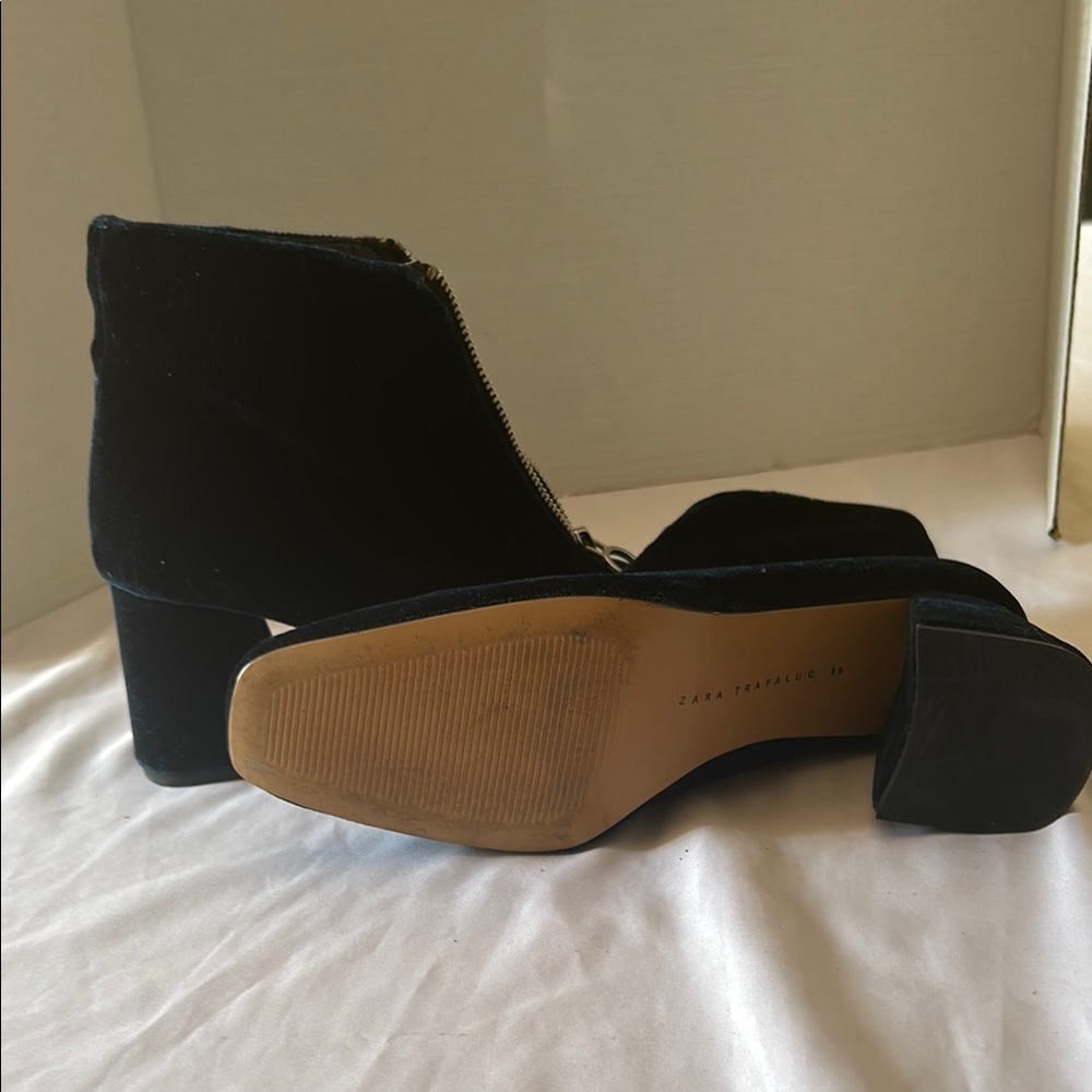 Zara Trafaluc Black Velvet Zip Front Block Heel Ankle Boots Size 36 - Picture 5 of 7